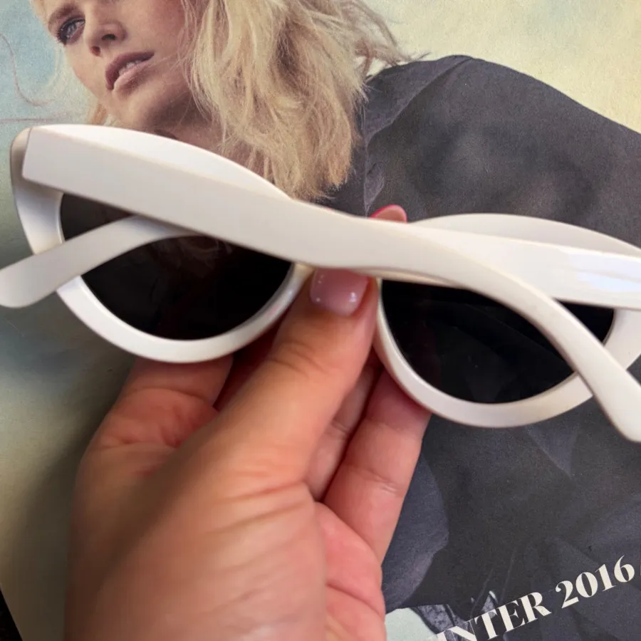 عینک سفید گربه ای H&m