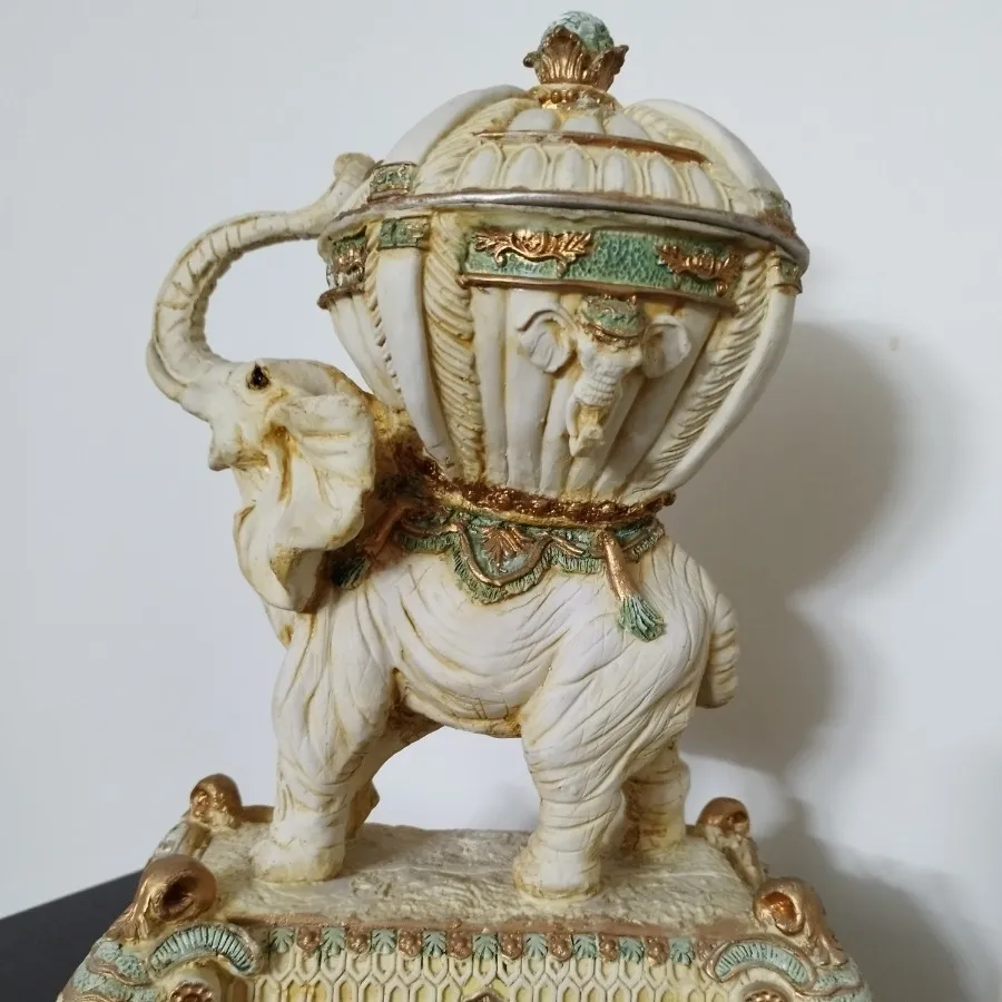 شکلات خوری تزیینی
