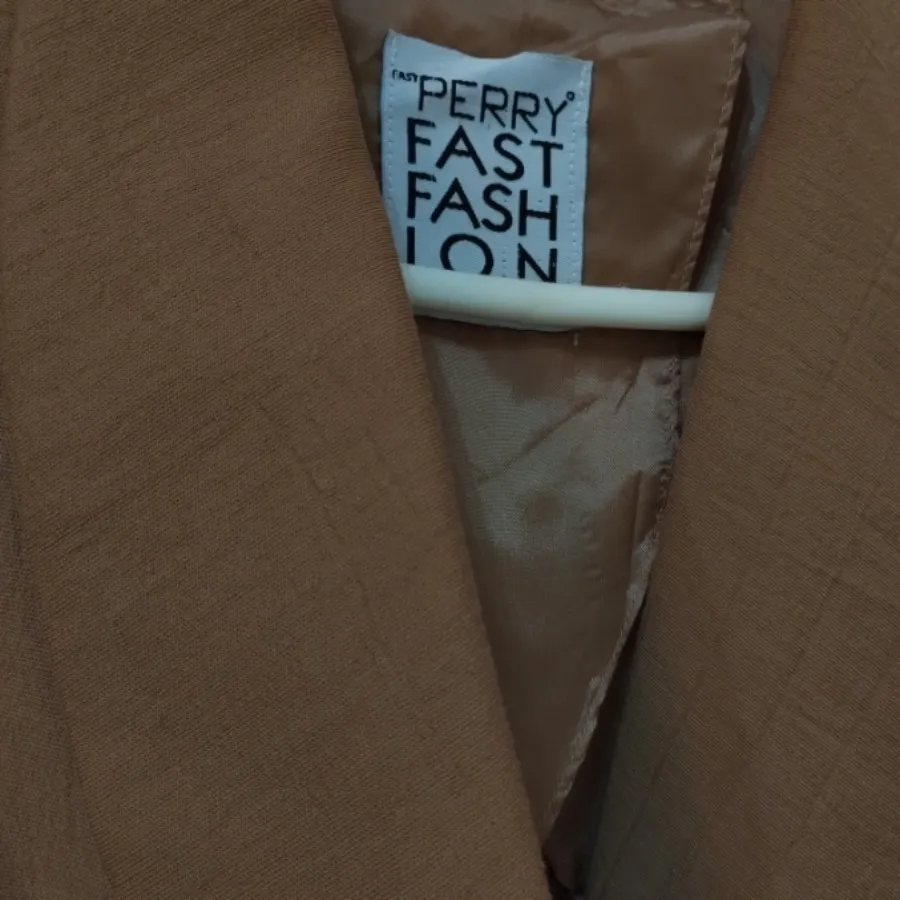 کت perry