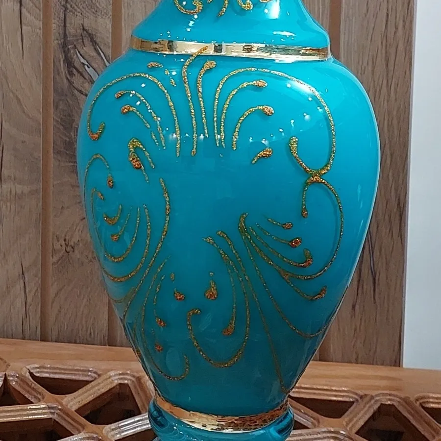 گلدان فیروزه ای