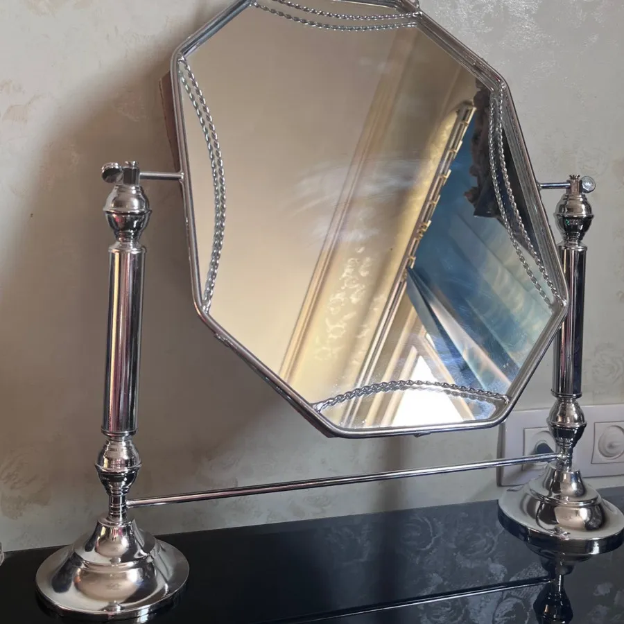 آینه و شمعدان