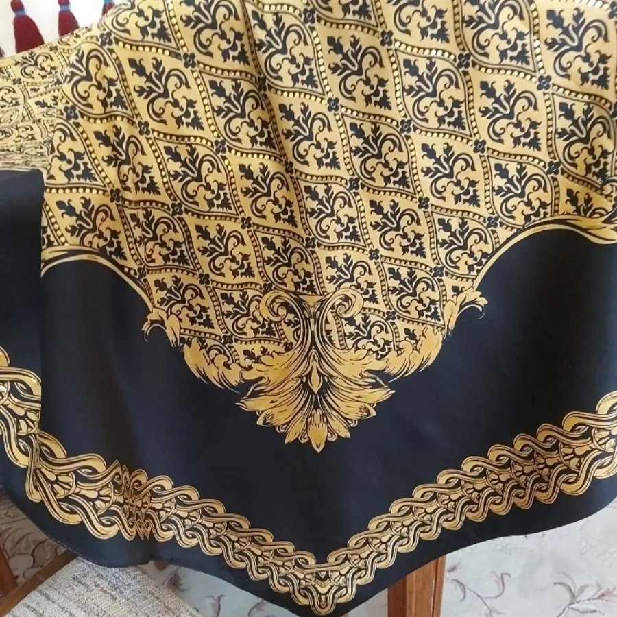 روسری زمینه مشکی طلا کوب