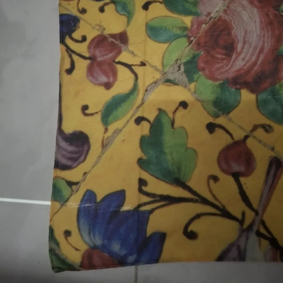 روسری نخی طرح کاخ گستان