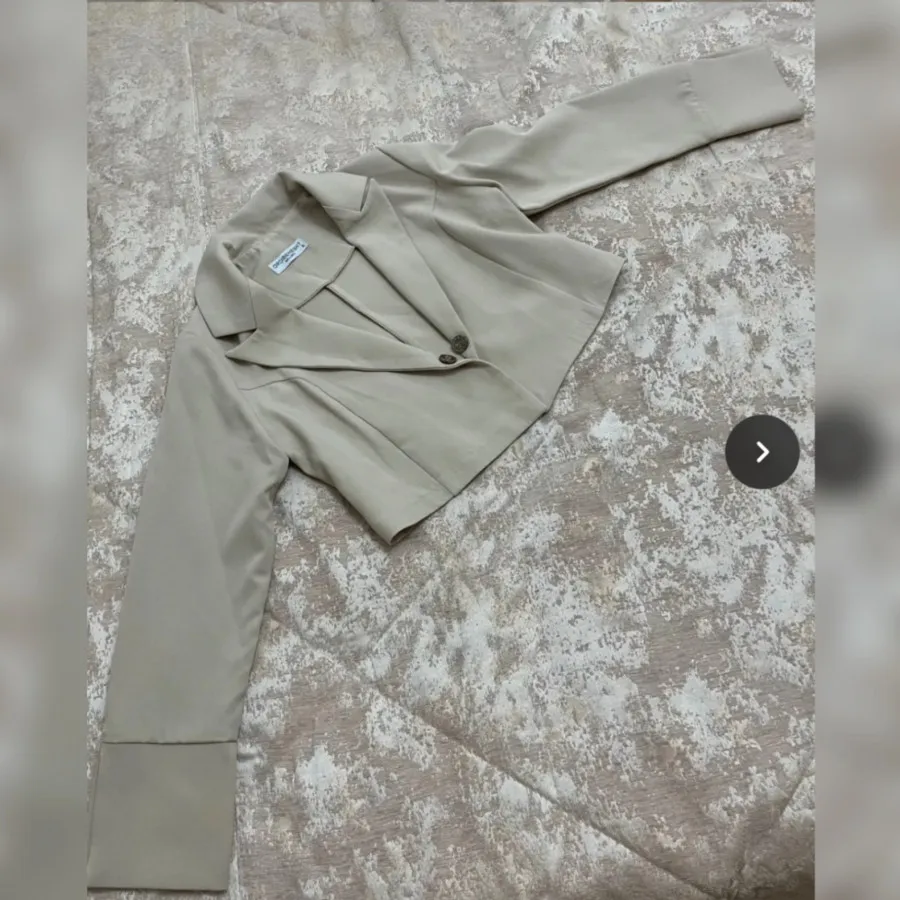 کت و شلوار و جلیقه کرم