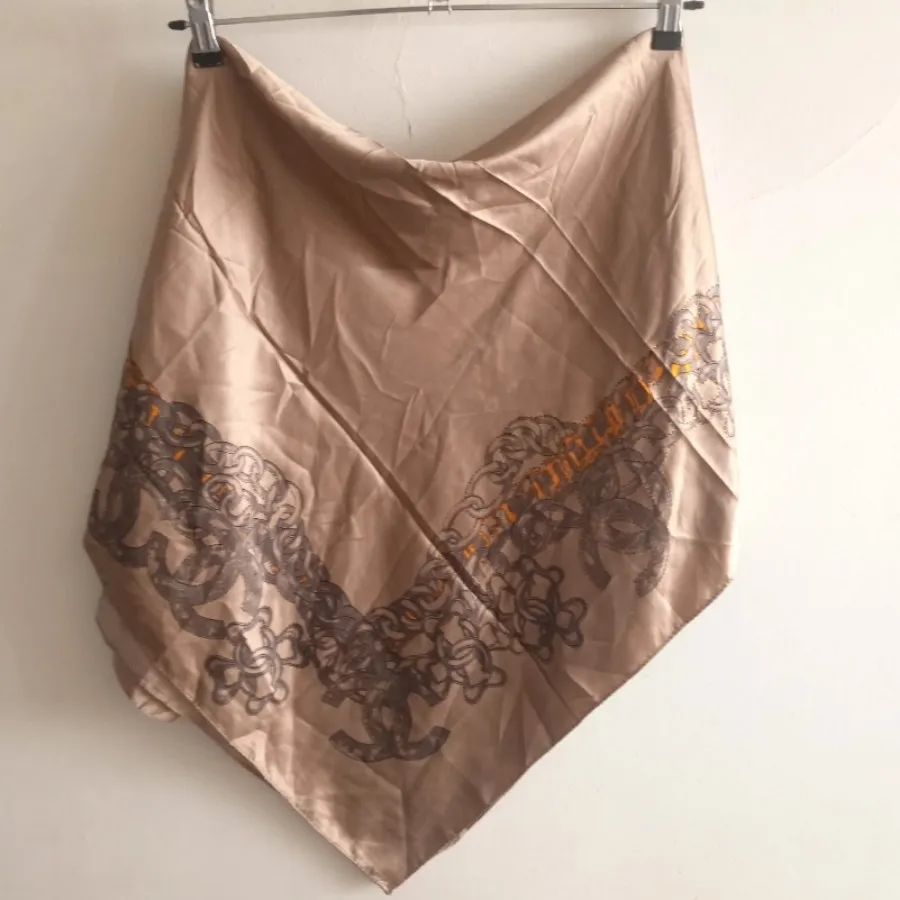 روسری ساتن