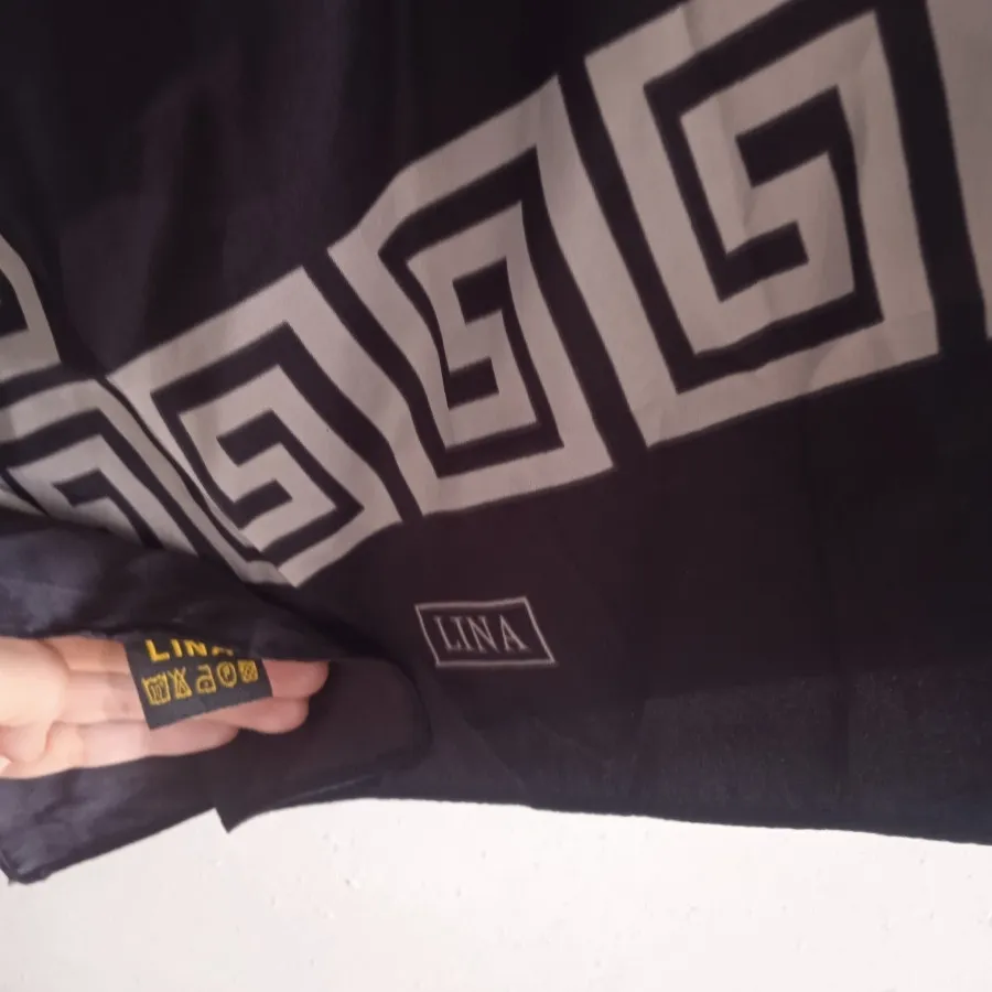 روسری ساتن مشکی