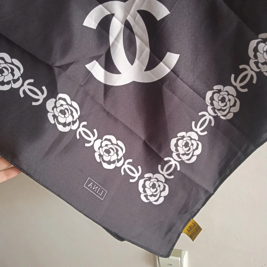 روسری ساتن مشکی