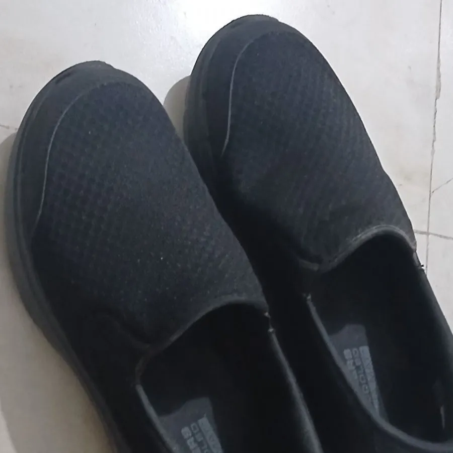 کفش اسکچرز