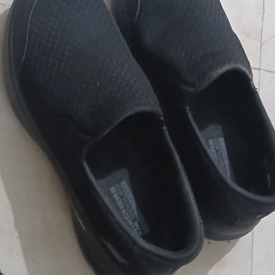 کفش اسکچرز
