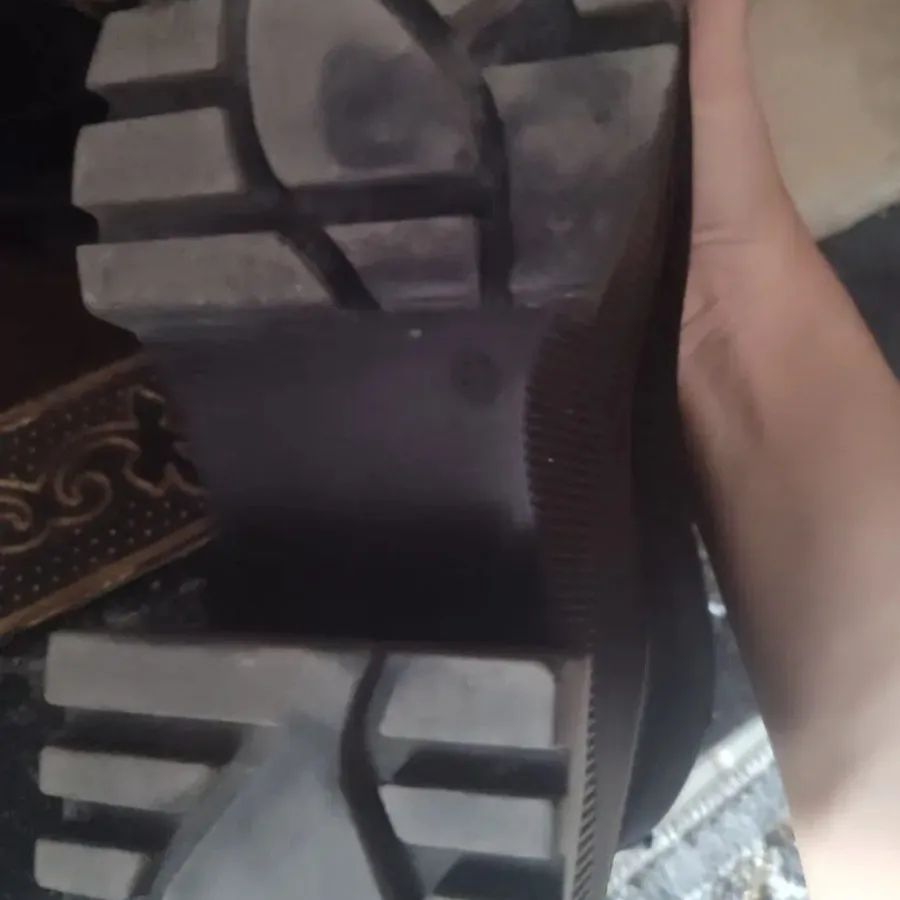 بوت مشکی