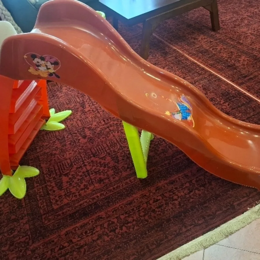سرسره بازی کودکان