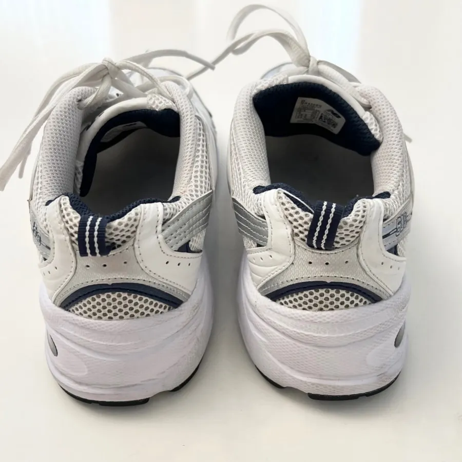 کتونی newbalance