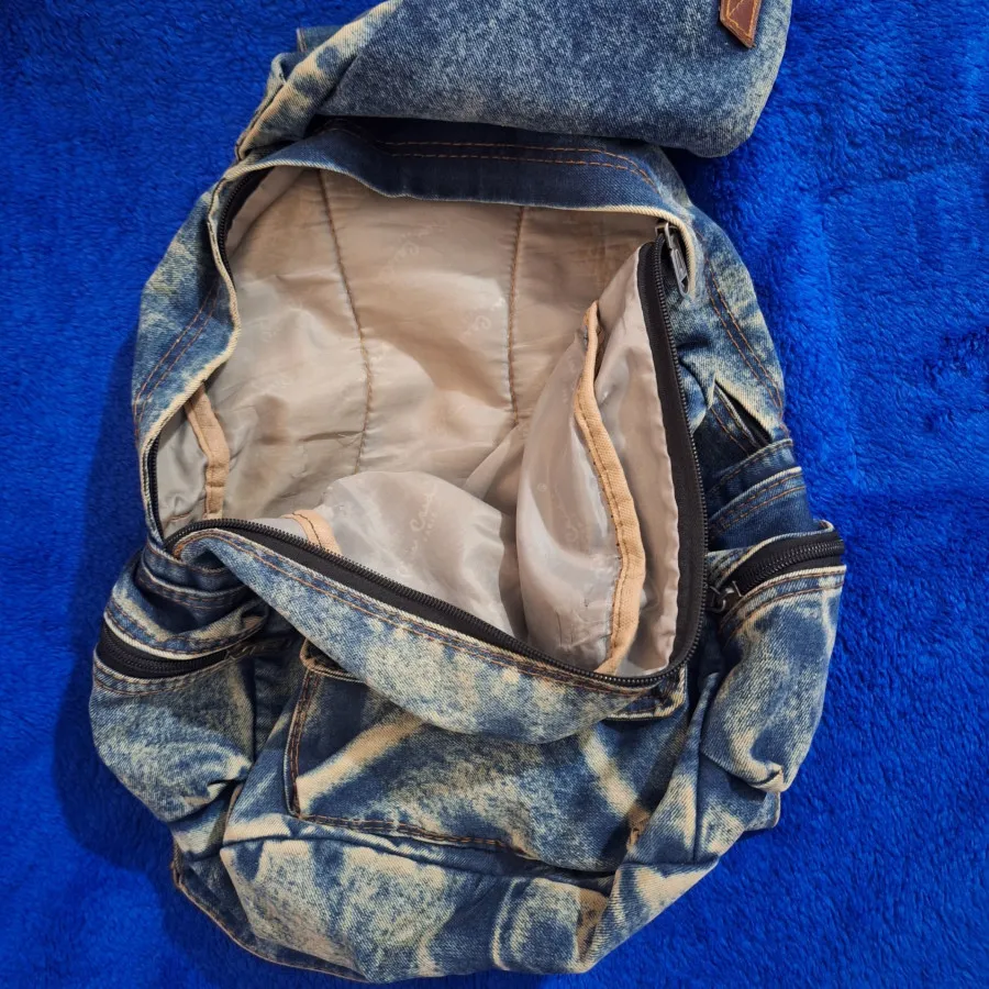کوله پشتی لی