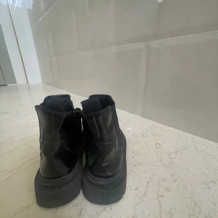 بوت بچه گانه زارا