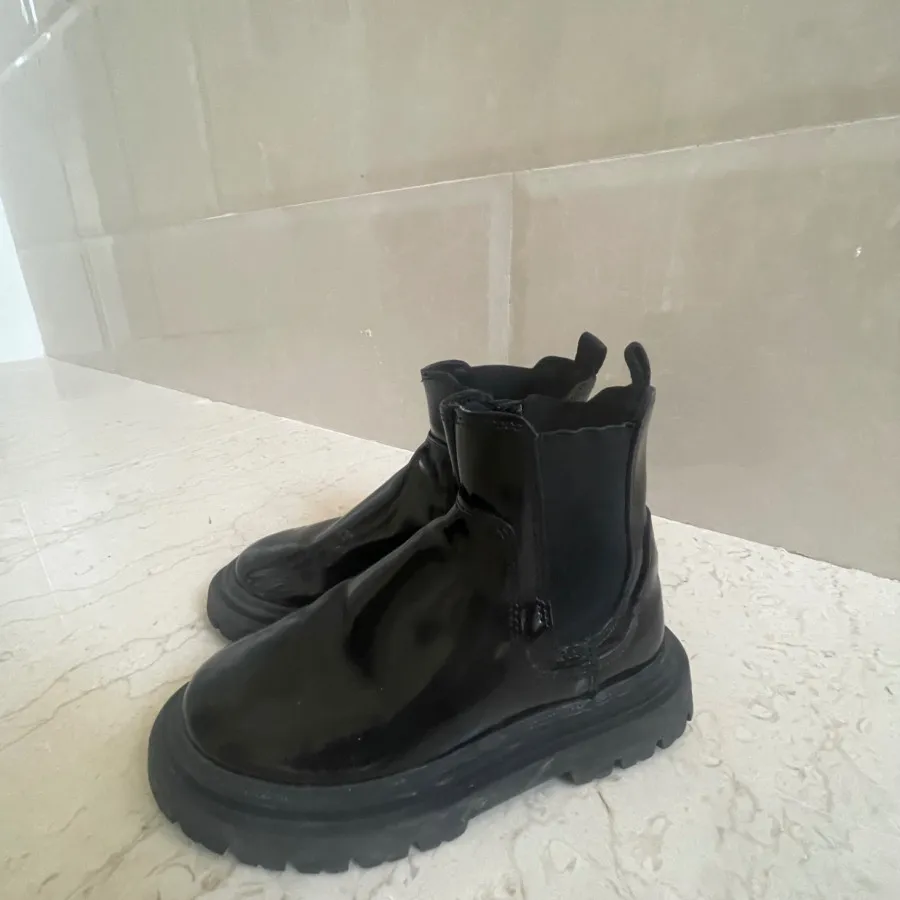 بوت بچه گانه زارا