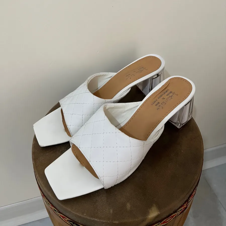 صندل پاشنه شیشه ای