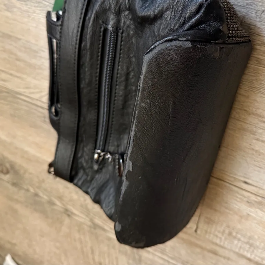 کیف به همراه چارم بگ