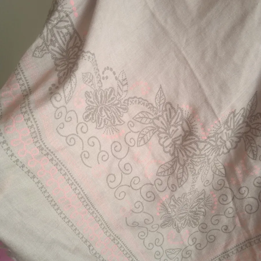 روسری نخی قواره دار