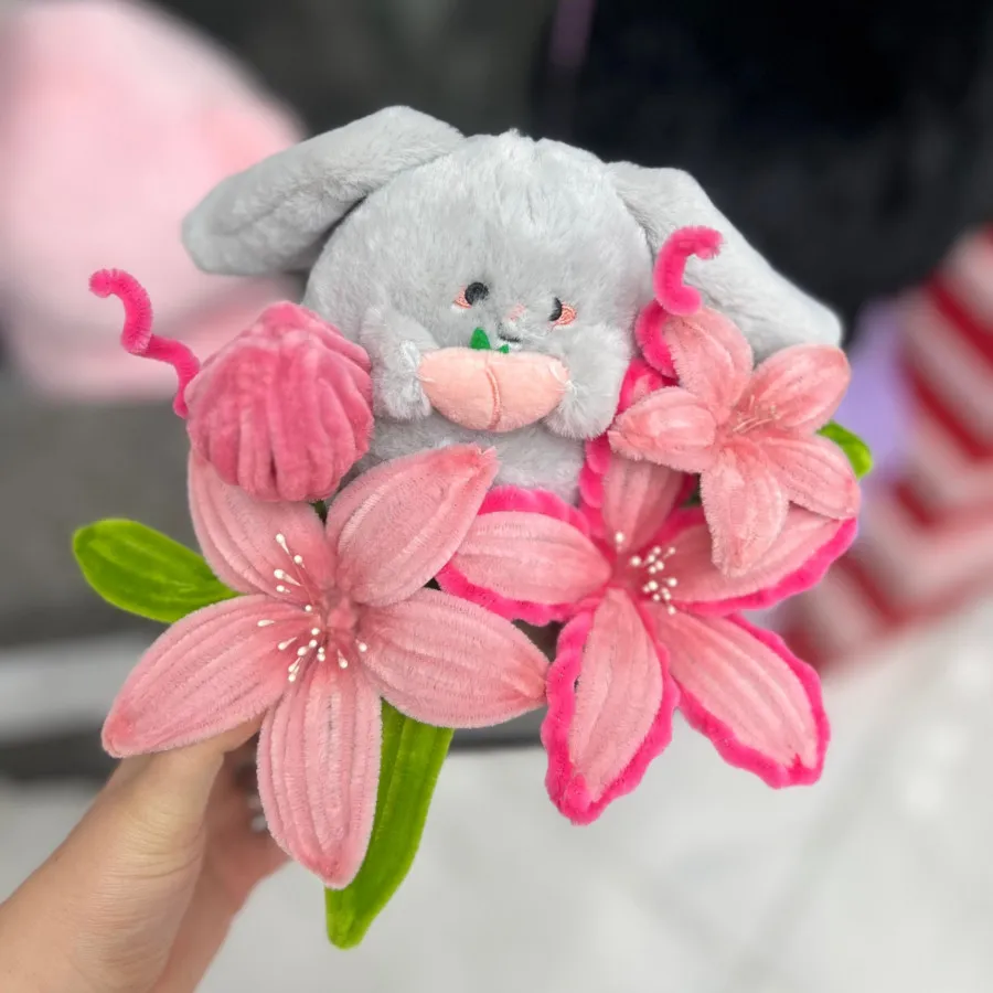 باکس گل و عروسک کادویی