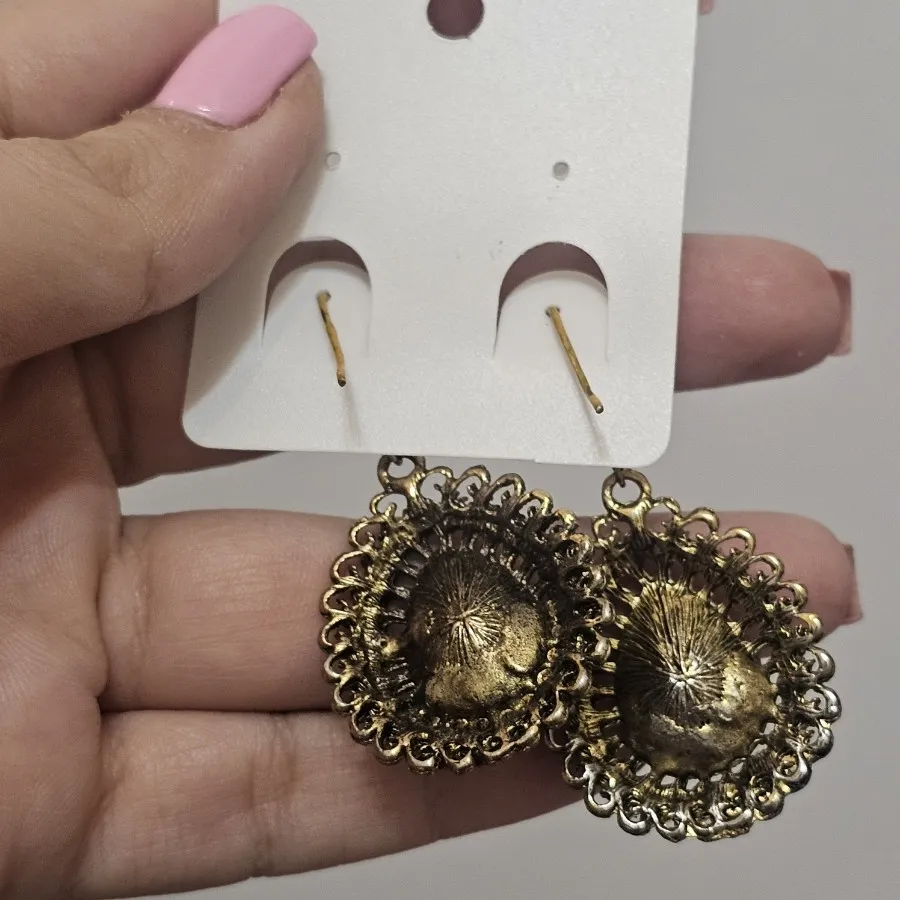 گوشواره طرح زمردی