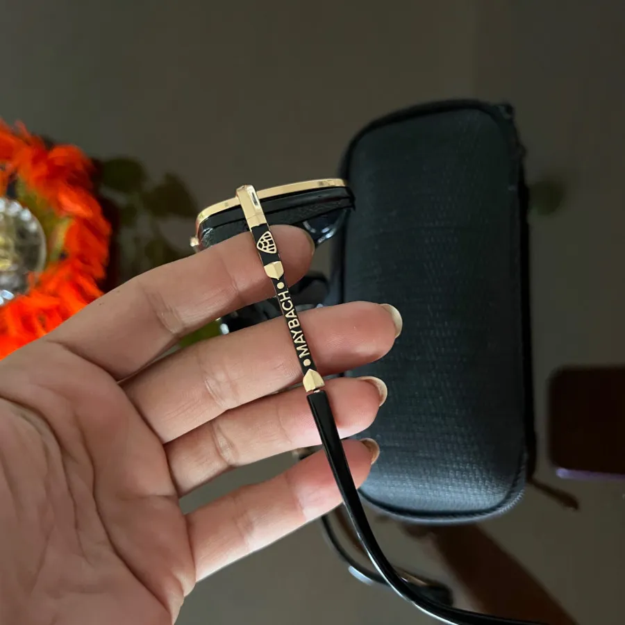 عینک دودی میباخ