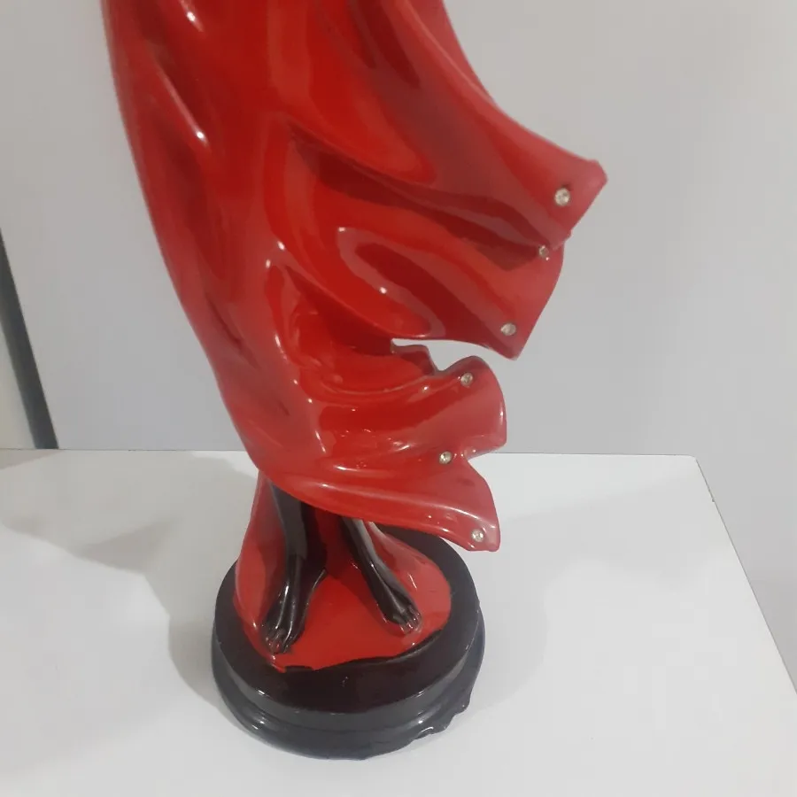 مجسمه پلیستر