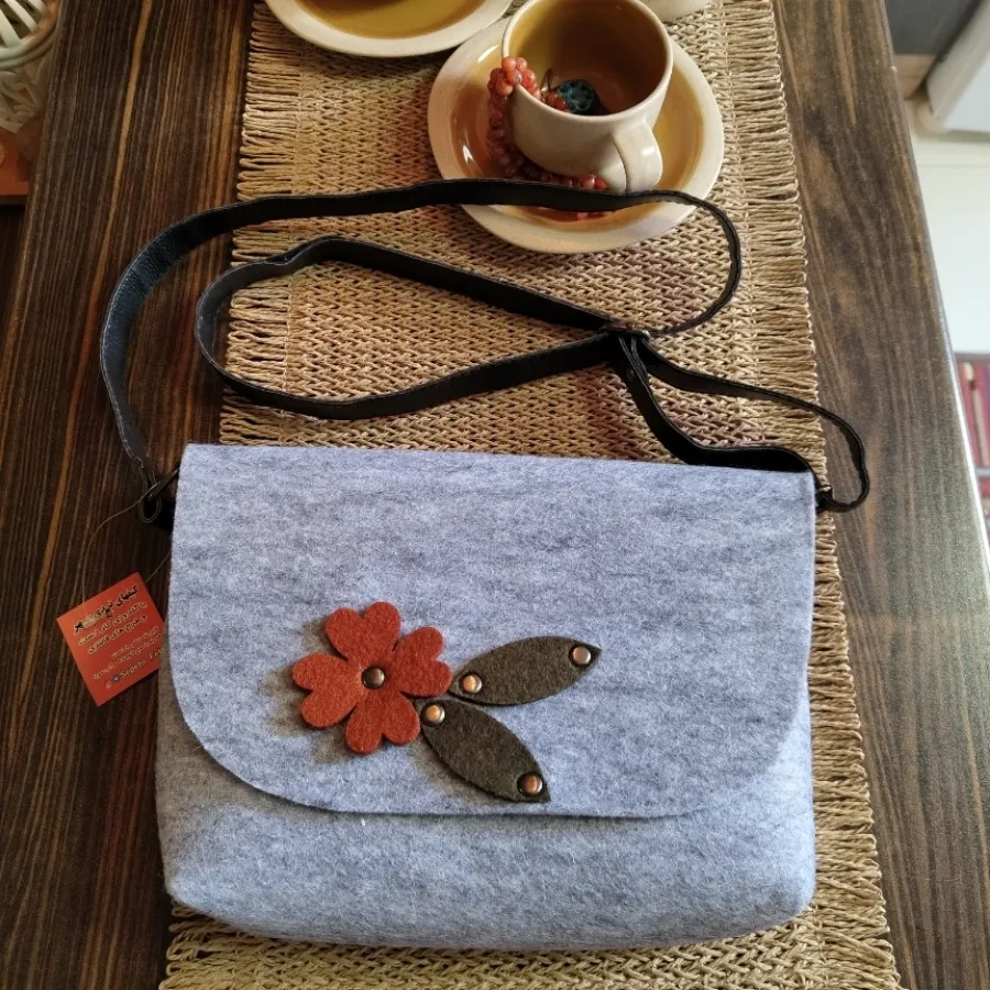 کیف نمدی