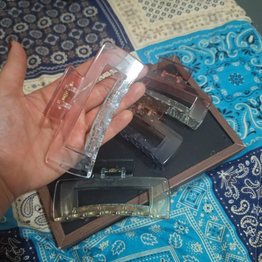 تعدادی اکسسوری ورق بزن