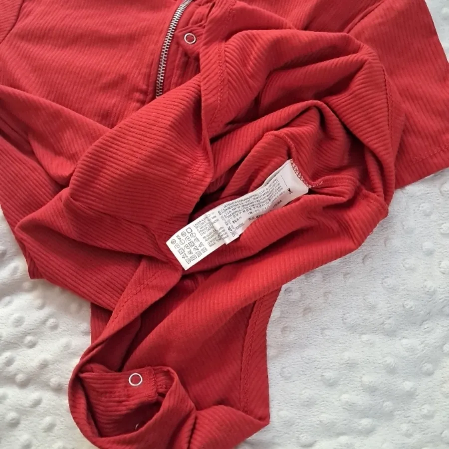 بادی قرمز zara