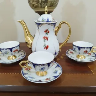 قهوه خوری سه تایی