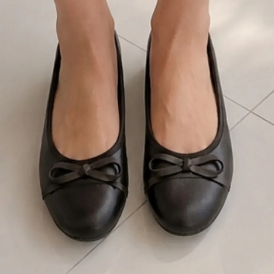 کفش عروسکی
