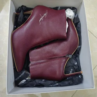 بوت آرمانی