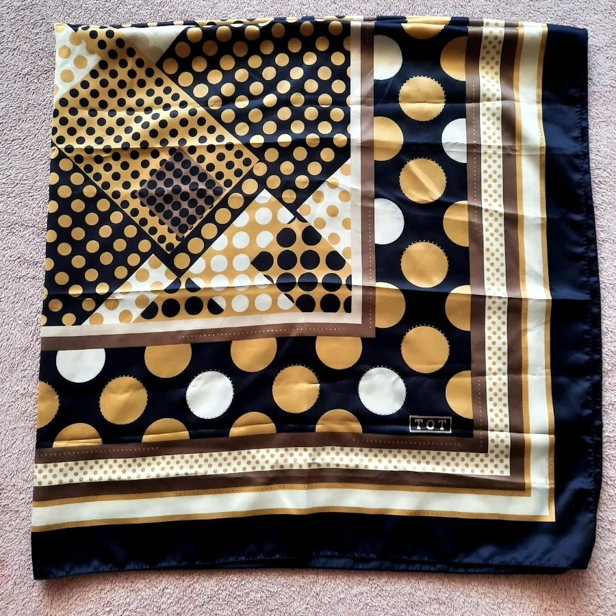 روسری ساتن