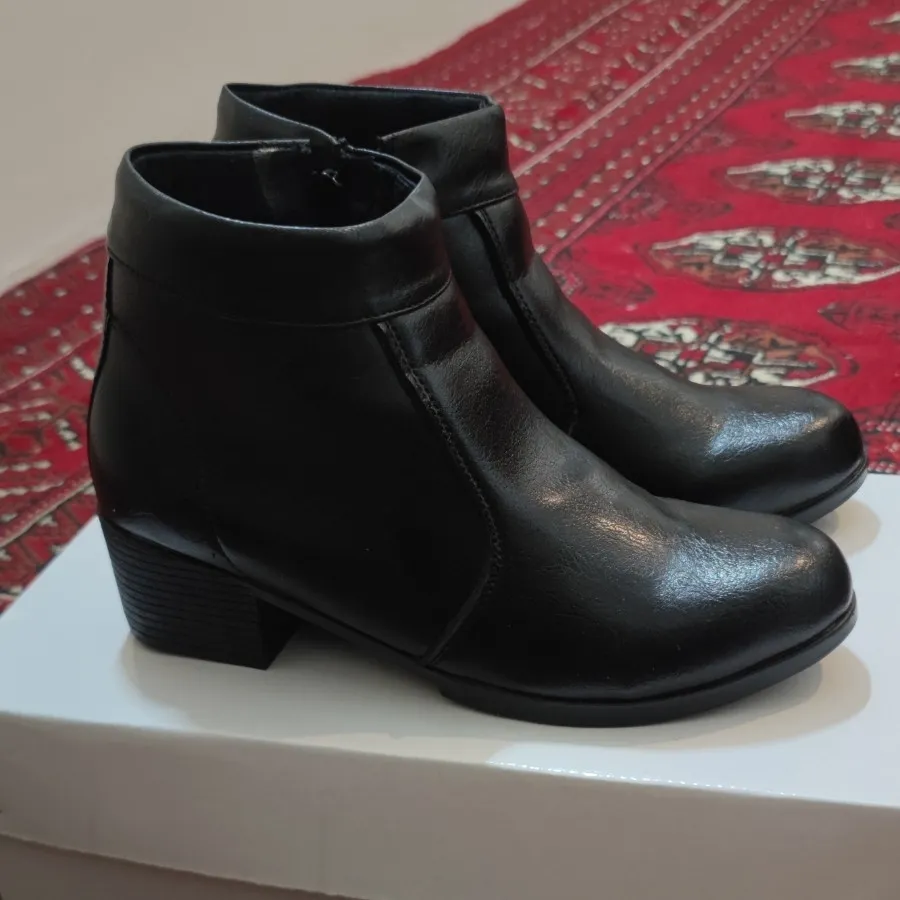 نیم بوت چرم