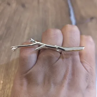 انگشتر شاخه درخت