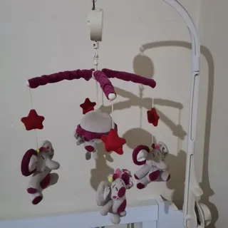 اویز تخت نوزاد