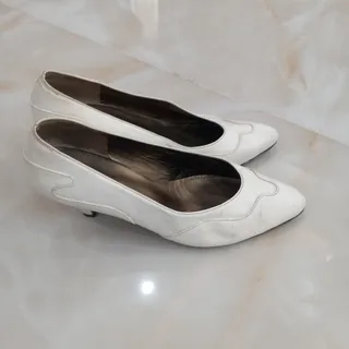 کفش چرم سفید