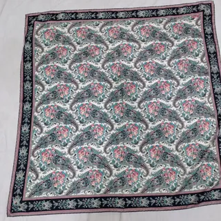 روسری ساتن