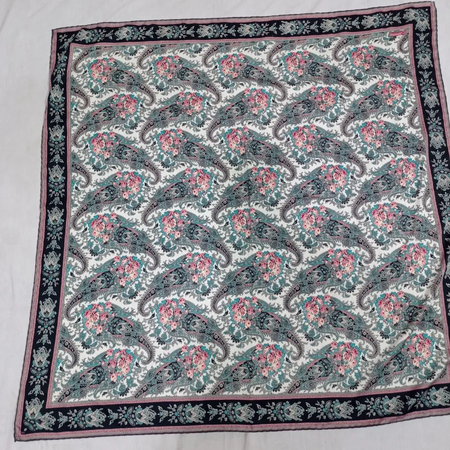 روسری ساتن