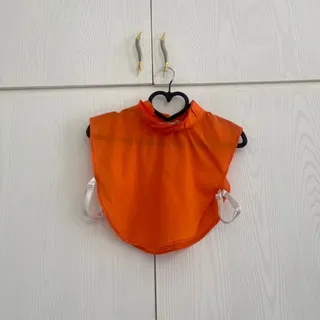 یقه‌ ی لباس