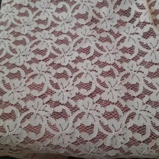گیپور با گلهای برجسته