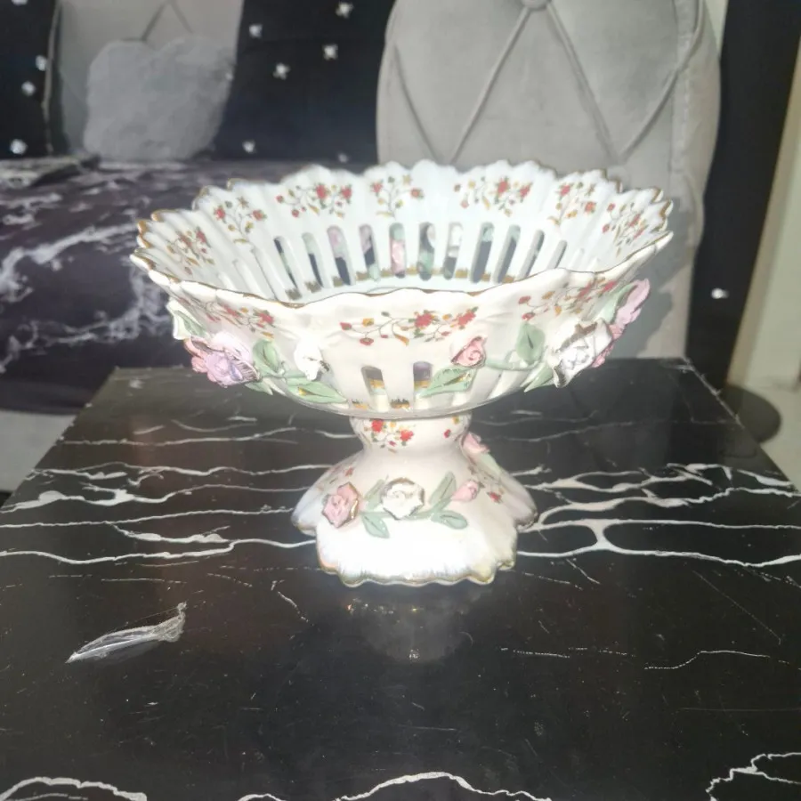 چینی گل برجسته