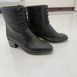 کفش (نیم بوت پاشنه دار)