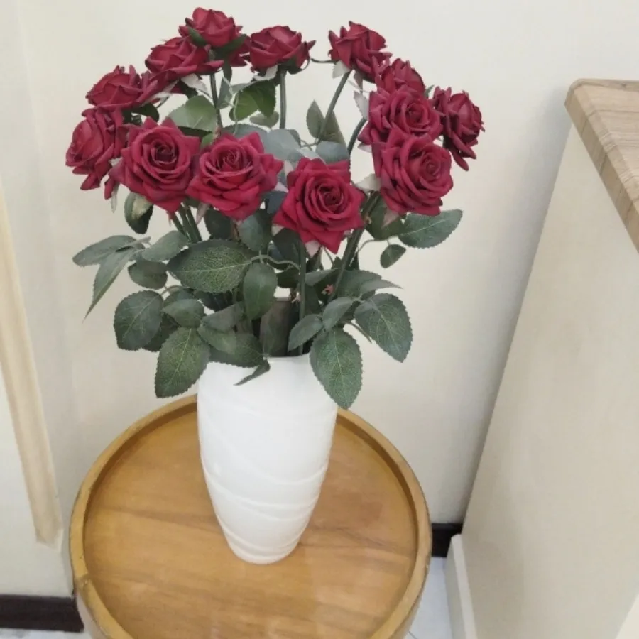گل و گلدان