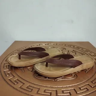 دمپایی بند انگشتی