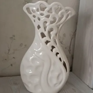 گلدان سفید سفالی