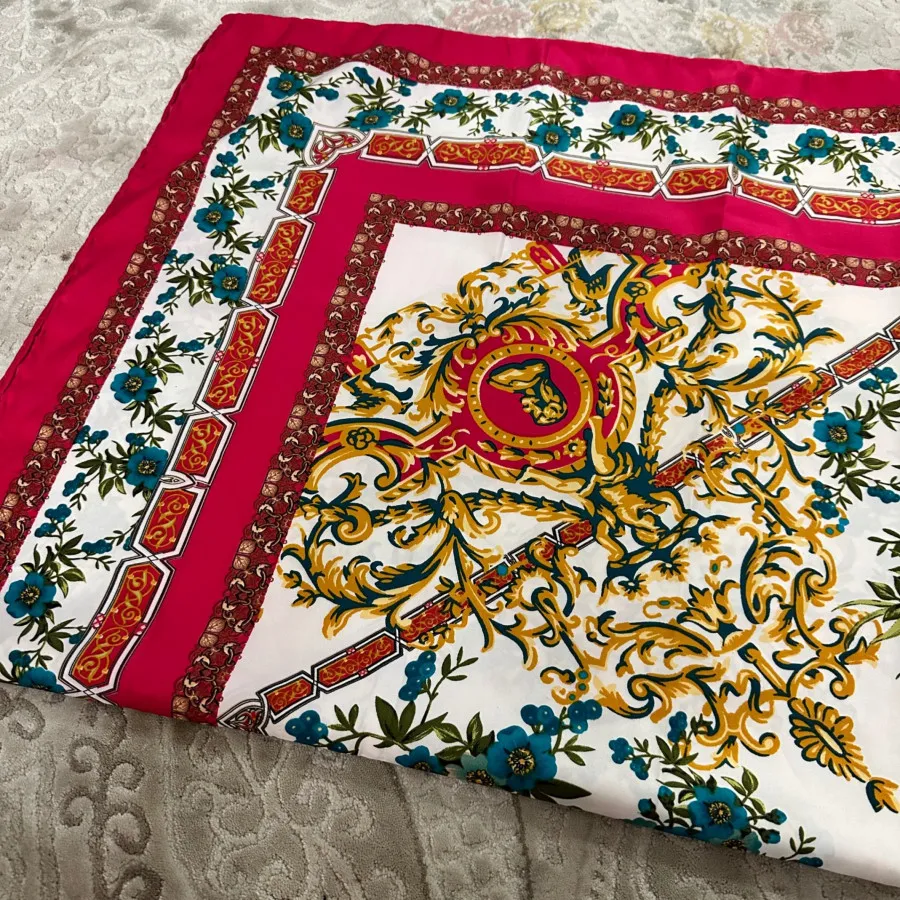 روسری ابریشمی