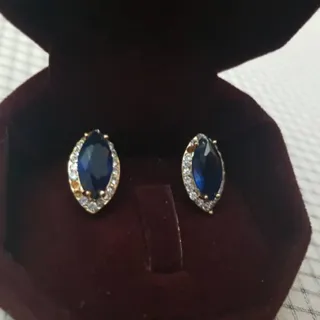 گوشواره پر نگین و خوشرنگ