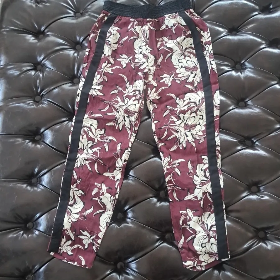 شلوار گلدار zara
