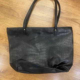 کیف ال سی وایکیکی